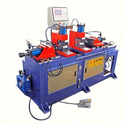 Máquina para formar el extremo de las tuberías de cinco estaciones Máquina para expandir las tuberías de aceite de carrera extendida
